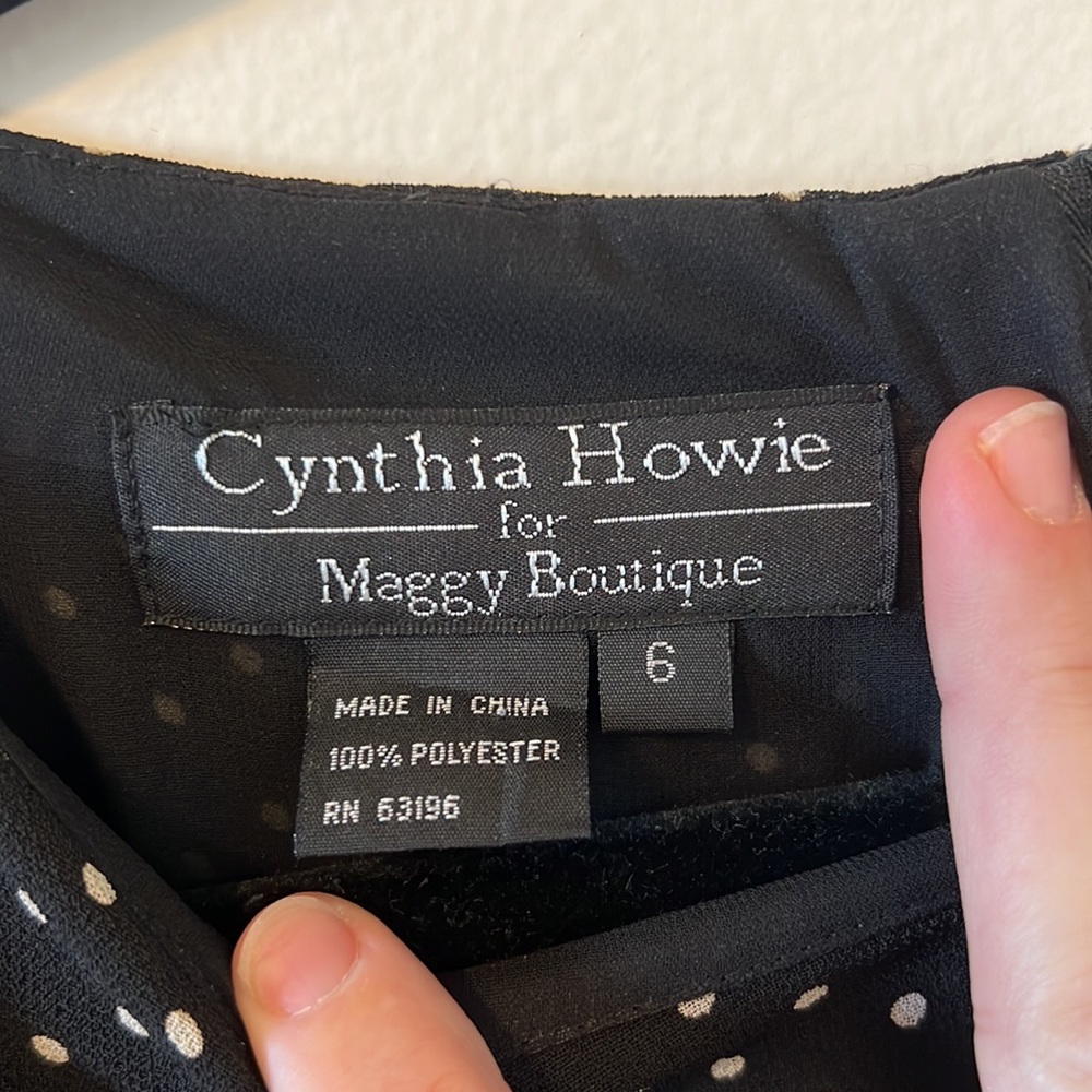 🐝🐝🐝CYNTHIA HOWIE DRESS🐝🐝🐝 - Picture 4 of 5